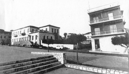 Η Ανατολική Πλευρά της Πλατείας του Ιερού Ναού της Υπαπαντής του Χριστού (1930)